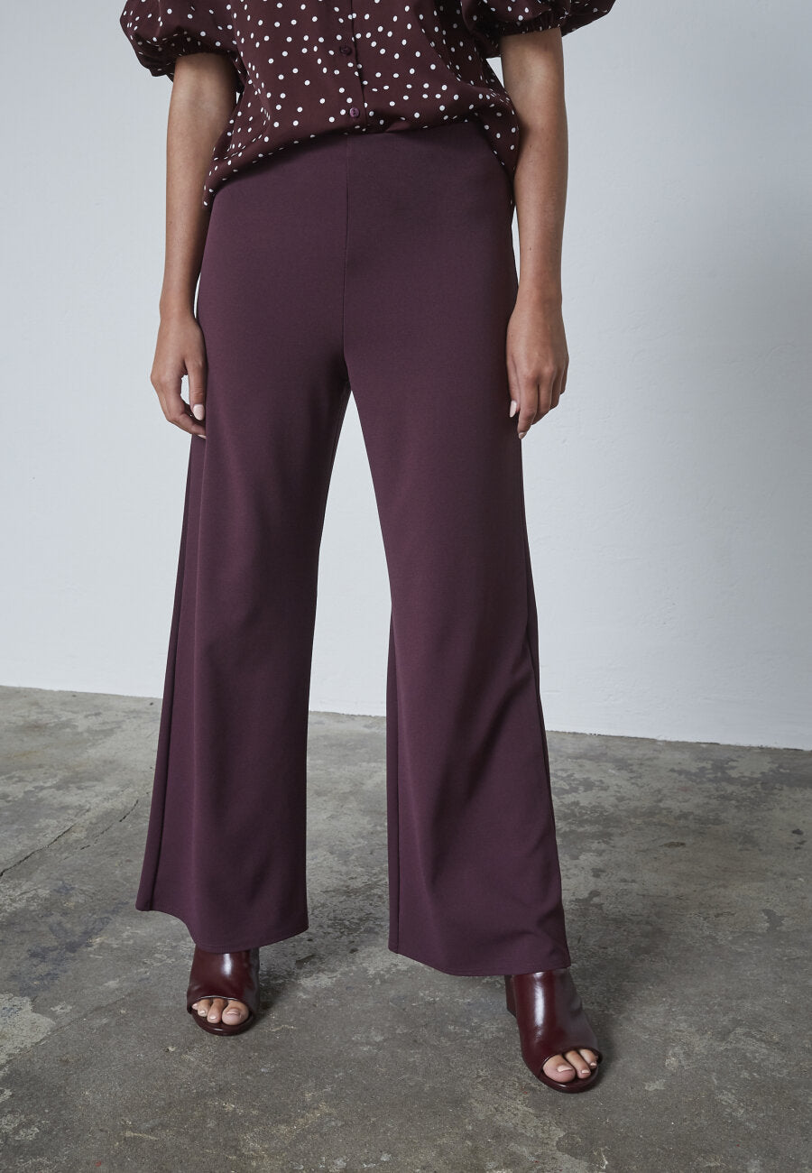 NEAT PANTS - DEEP BORDEAUX