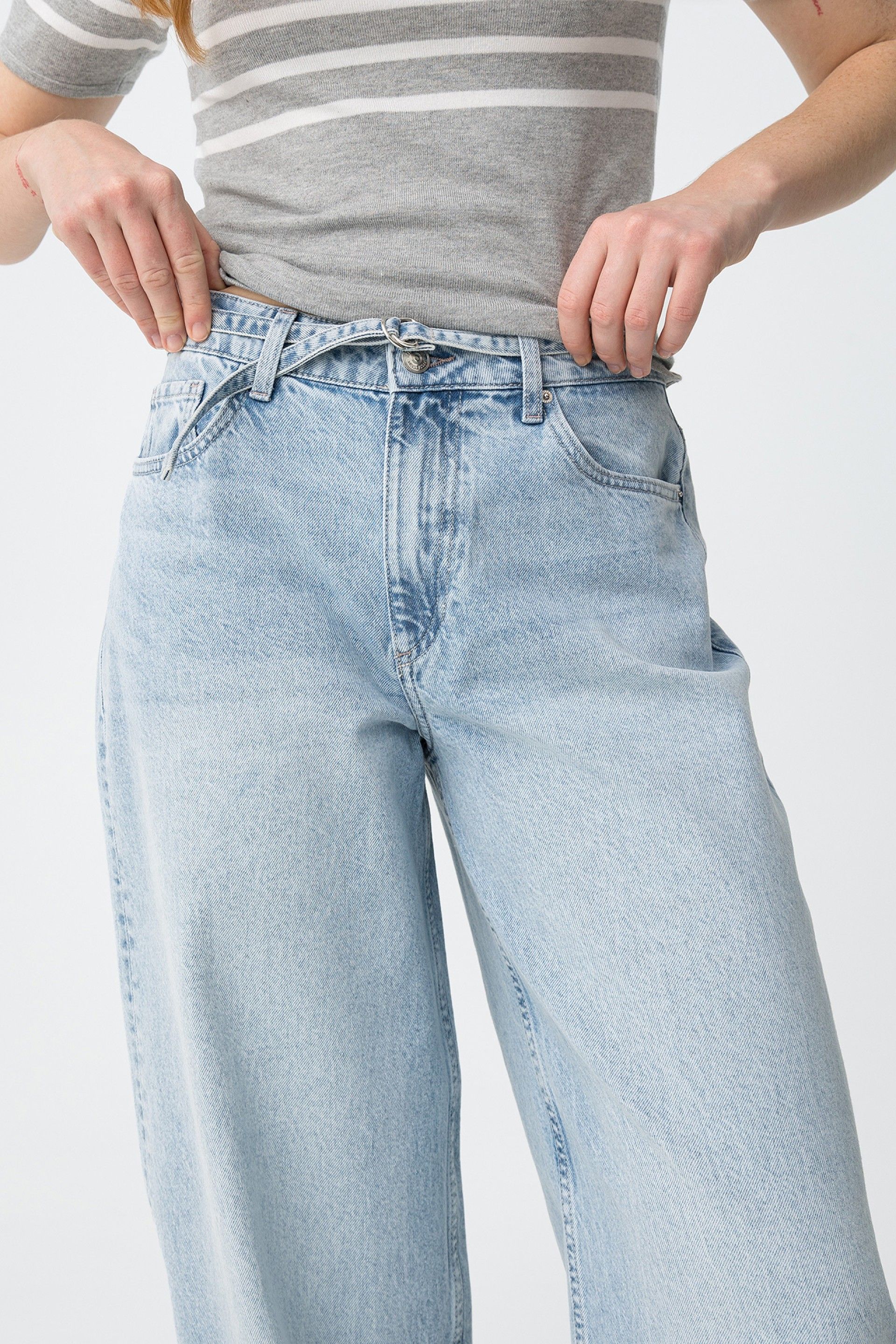AVA BARREL JEANS - LIGHT BLUE