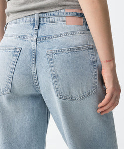 AVA BARREL JEANS - LIGHT BLUE