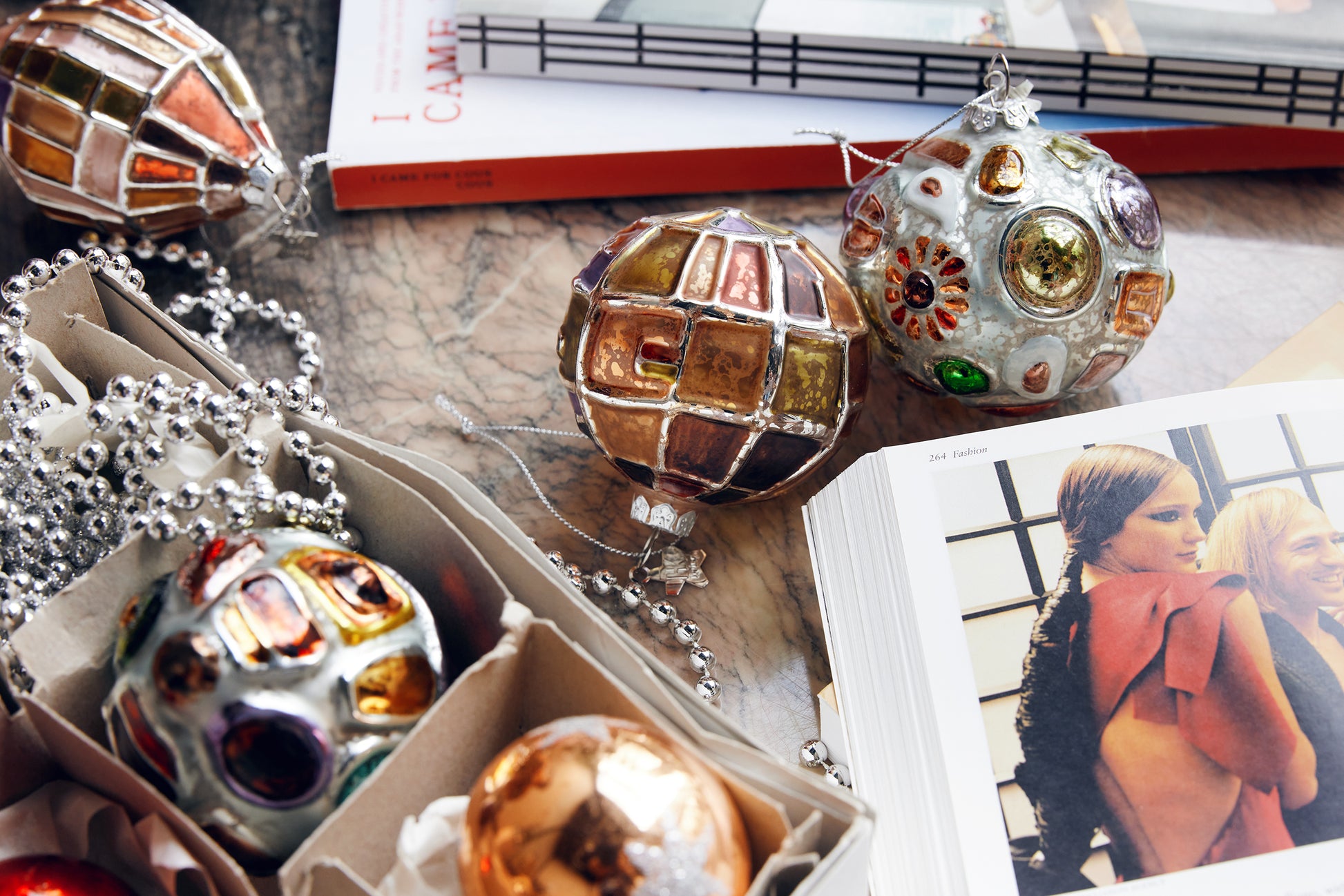 HKliving | CHRISTMAS ORNAMENT - JEWELS ROUND