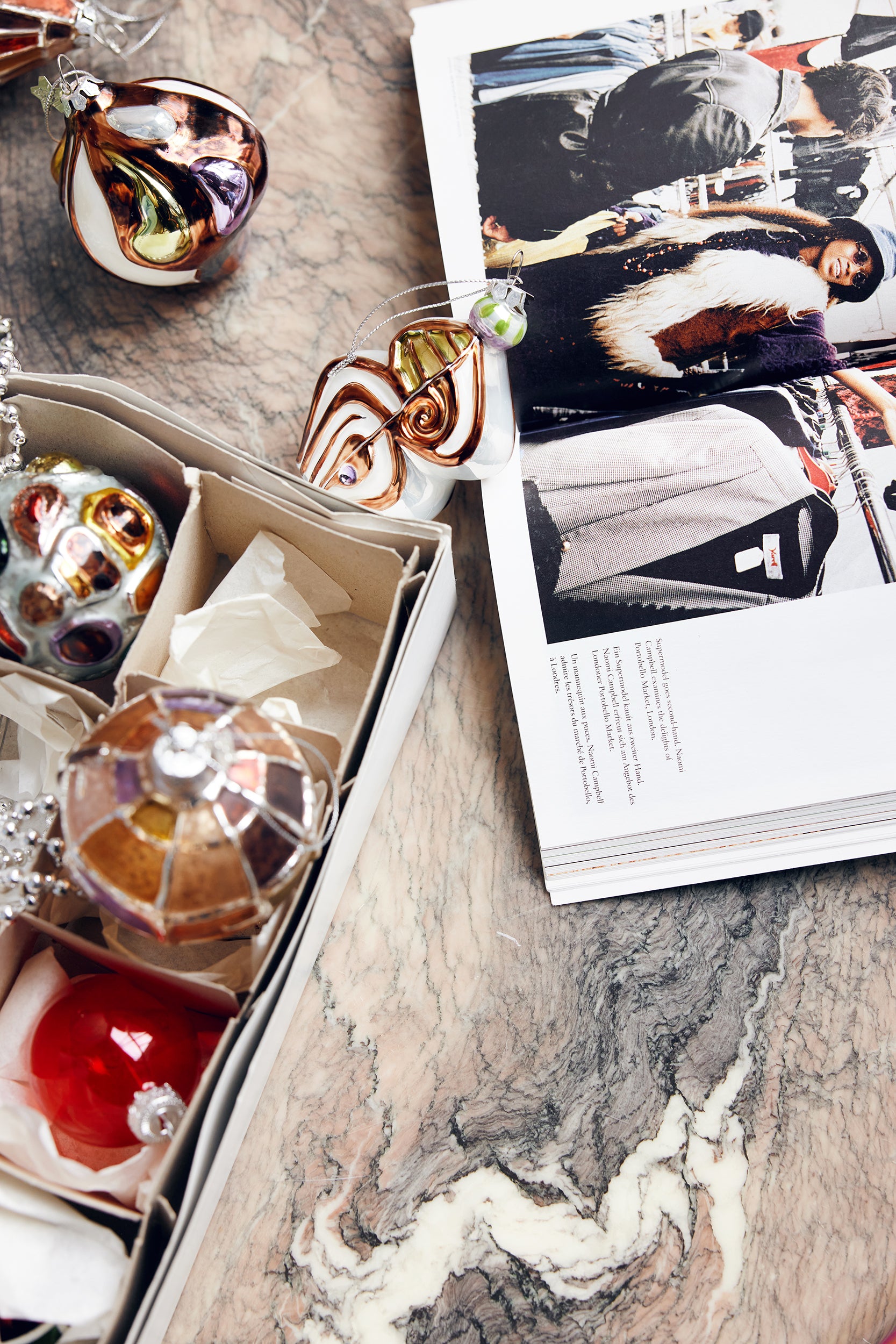 HKliving | CHRISTMAS ORNAMENT - ANATOMIC ROUND