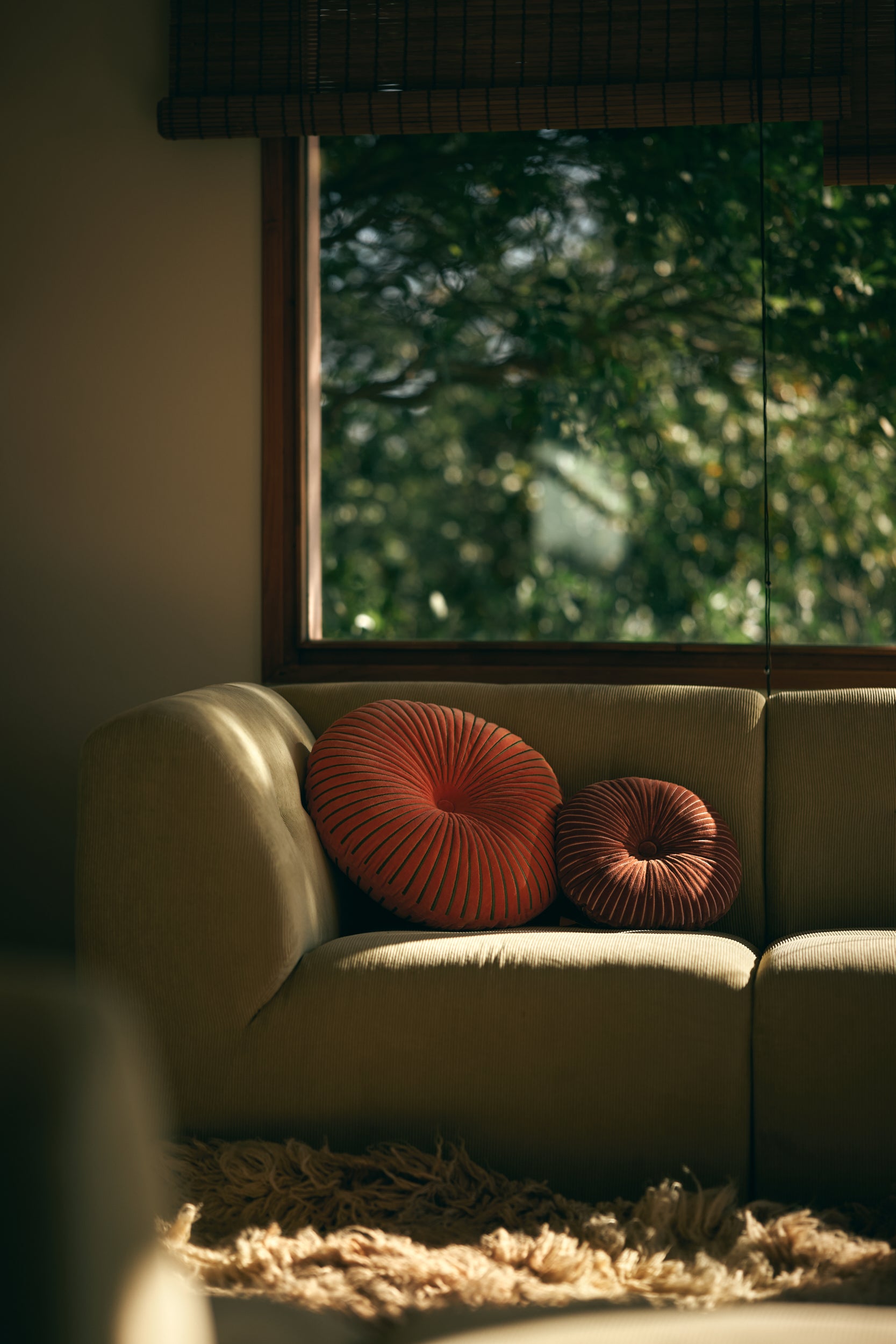 HKliving | ROUND RIPPLE CUSHION - SIENNA 50cm x 50cm