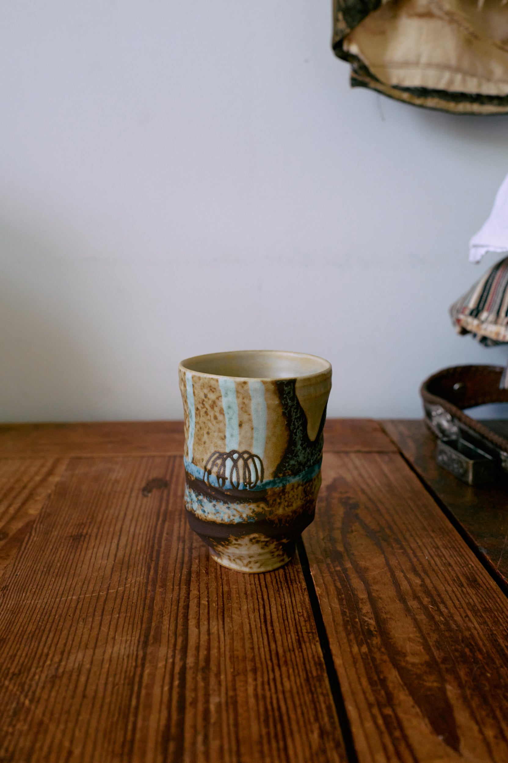 HKliving | ARTIST CERAMICS: COFFEE MUG - SCRATCHED