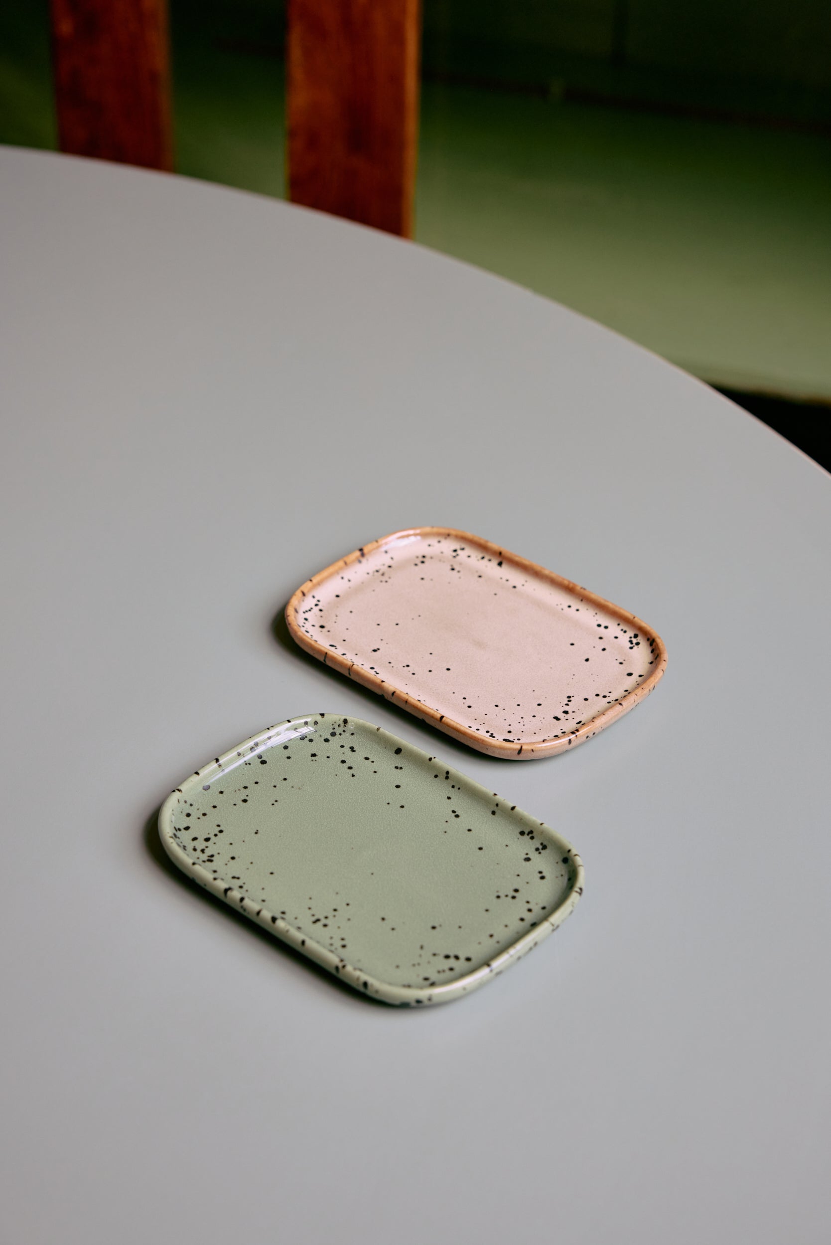 HKliving | 70S CERAMICS: SMALL TRAY - CRAYON