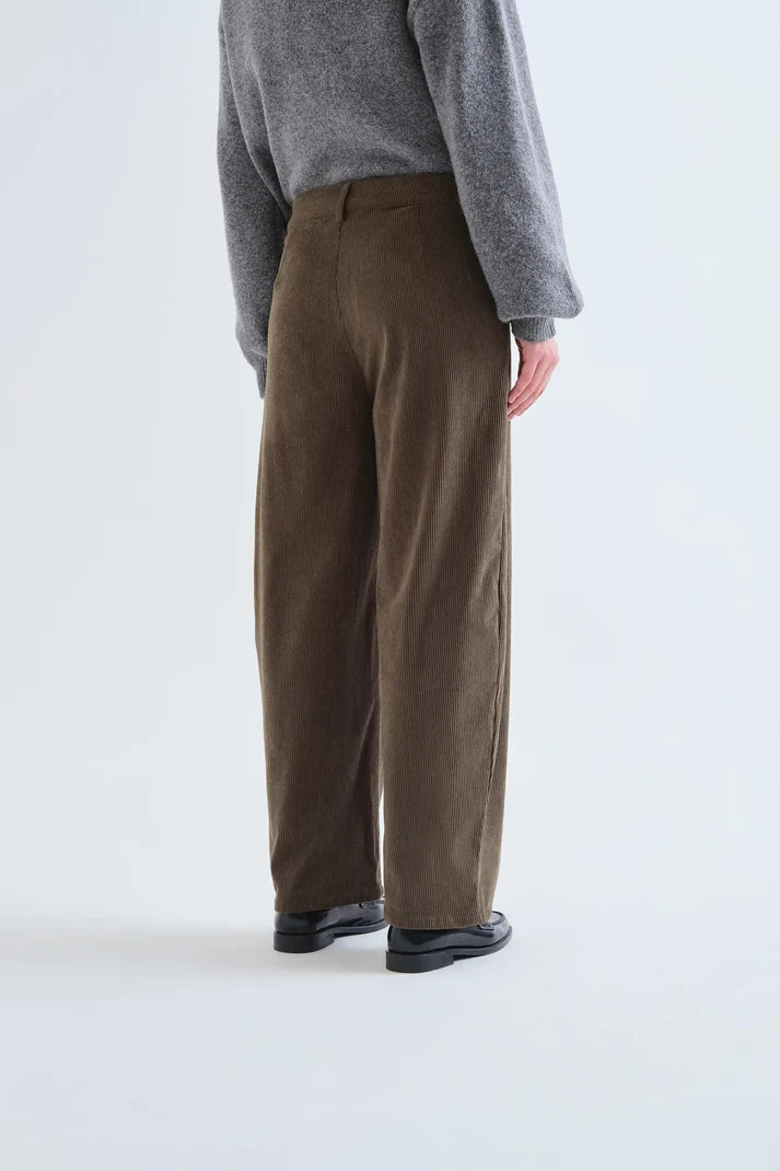 COMPAÑÍA FANTÁSTICA | MADDIE CORDUROY PANTS - GREEN