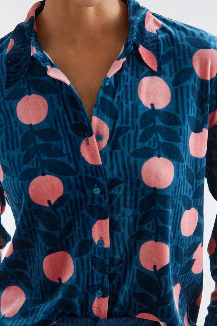 COMPAÑÍA FANTÁSTICA | LYCHEE VELVET BLOUSE - BLUE