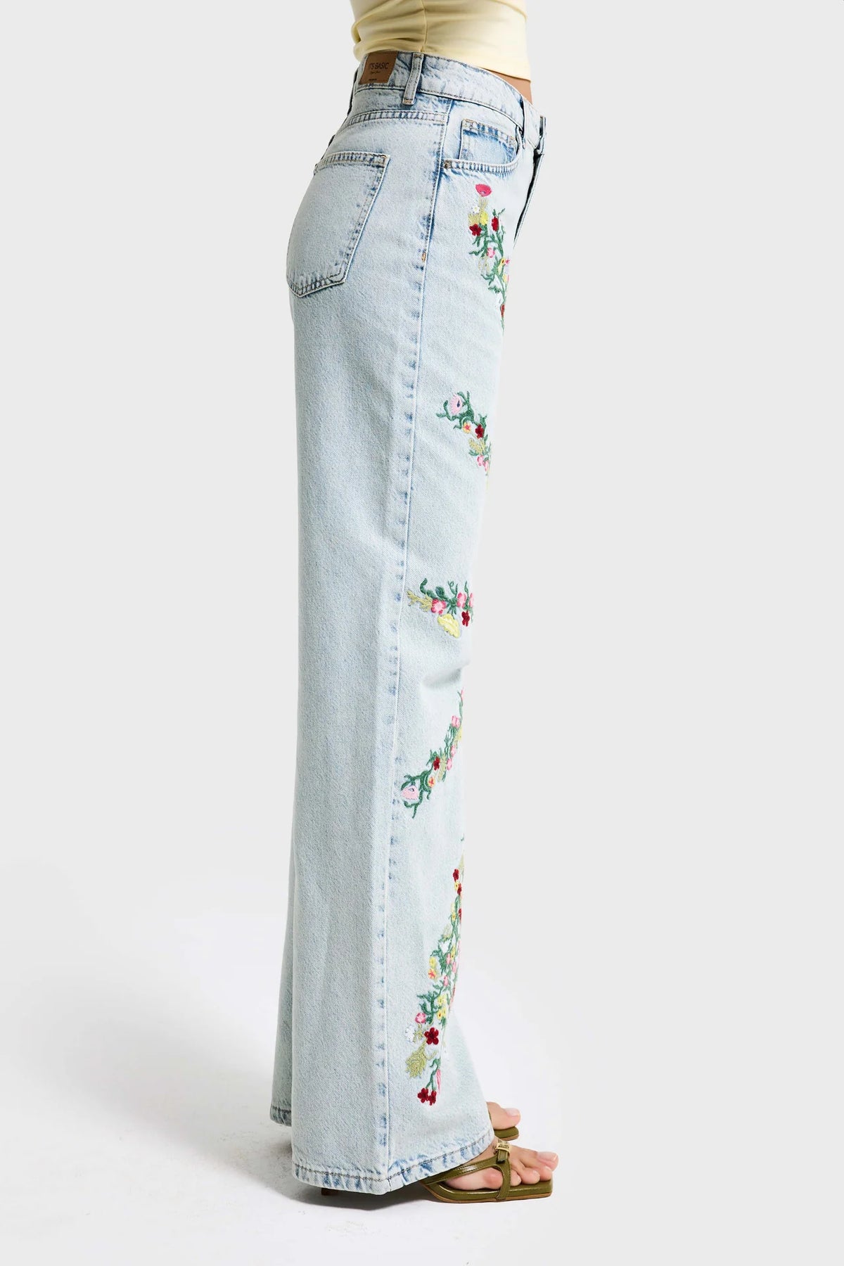 EMBROIDERY STRAIGHT JEANS - BLOSSOM BLUE