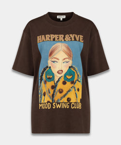 HARPER & YVE | MOODY SS T-SHIRT - HOT FUDGE