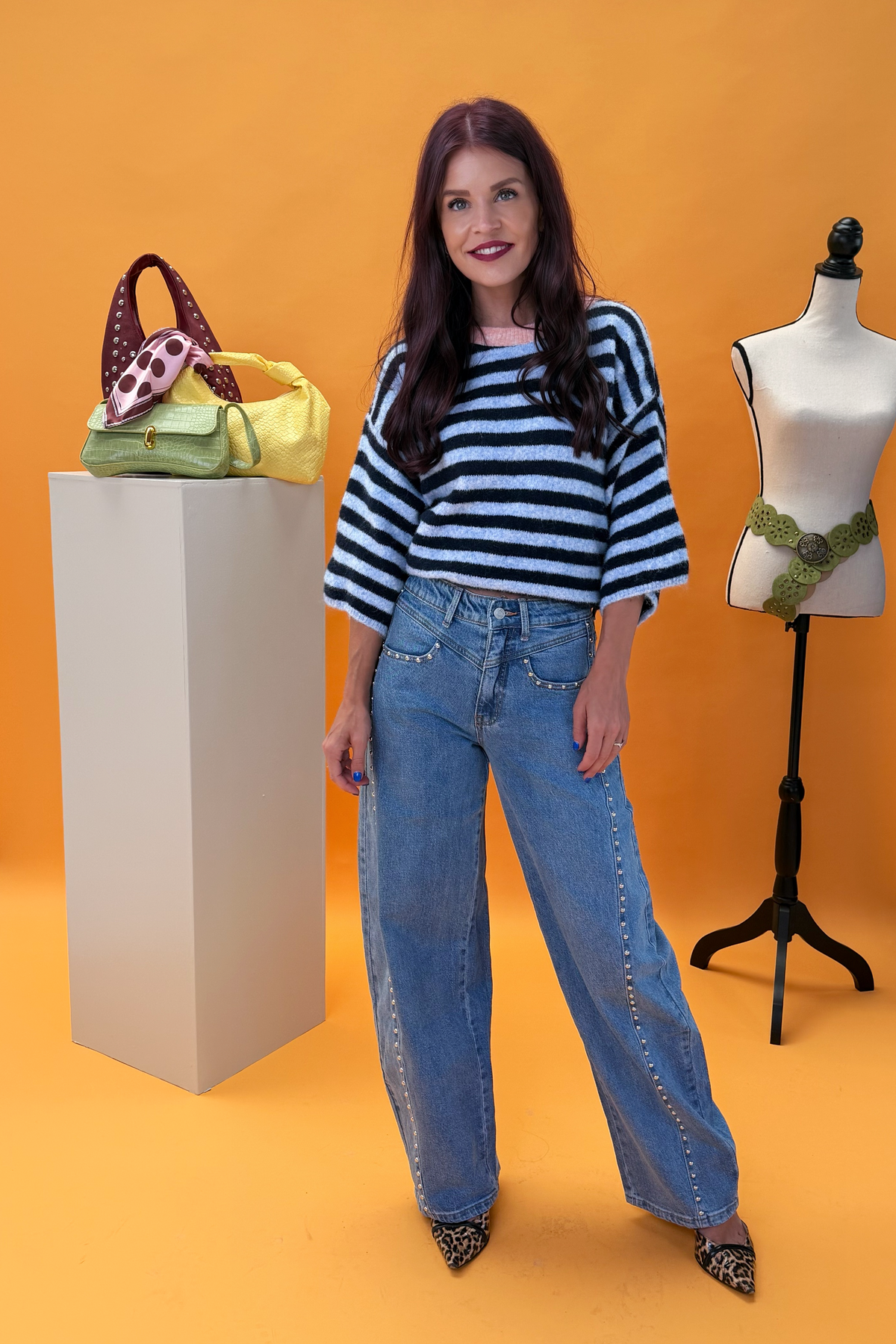 KIKI STUDDED BARREL JEANS - BLUE