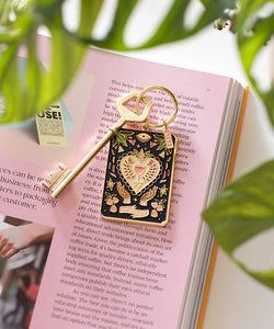 ATWTS | KEYCHAIN - TAROT TIPSY CARD