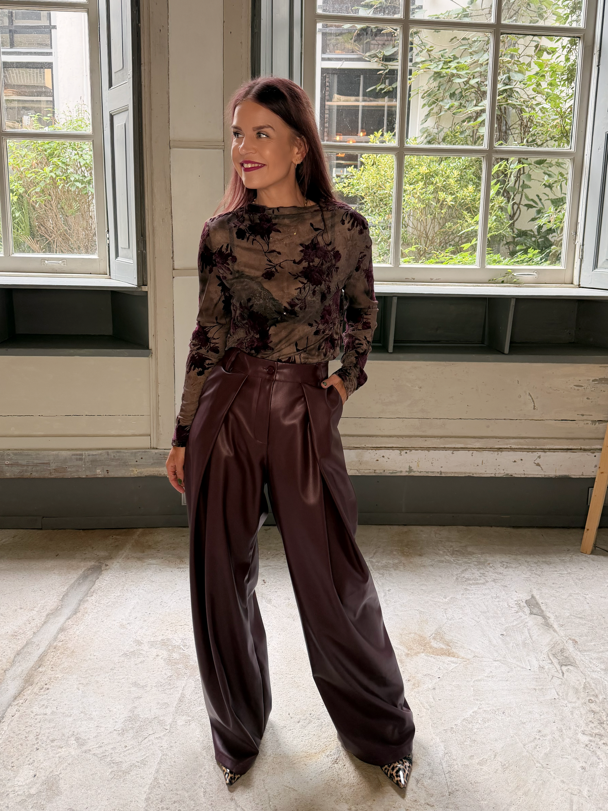 DEAN PU PLEATED PANTS - BORDEAUX