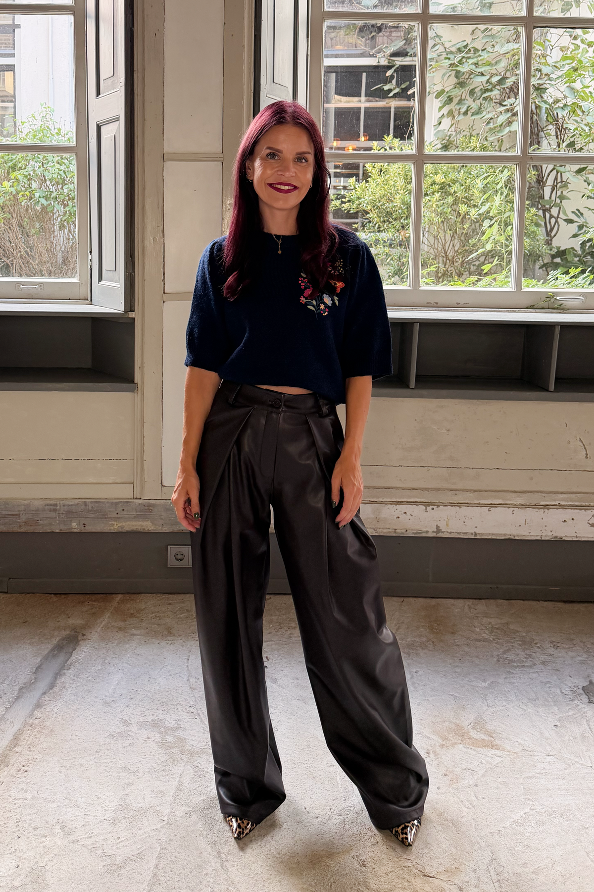 JESSIE EMBROIDERY KNIT - NAVY
