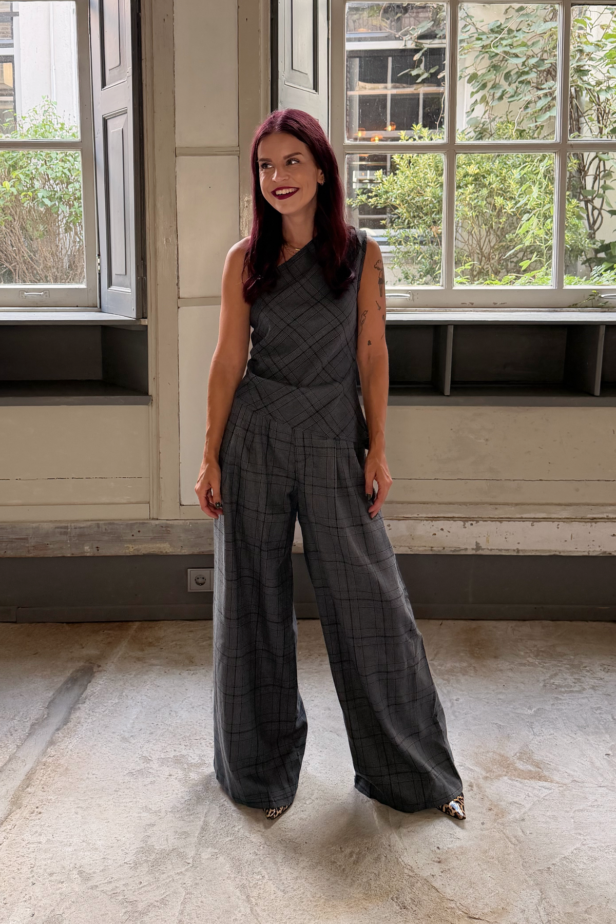 DOMINIQUE ASYMMETRIC TOP - GREY CHECK
