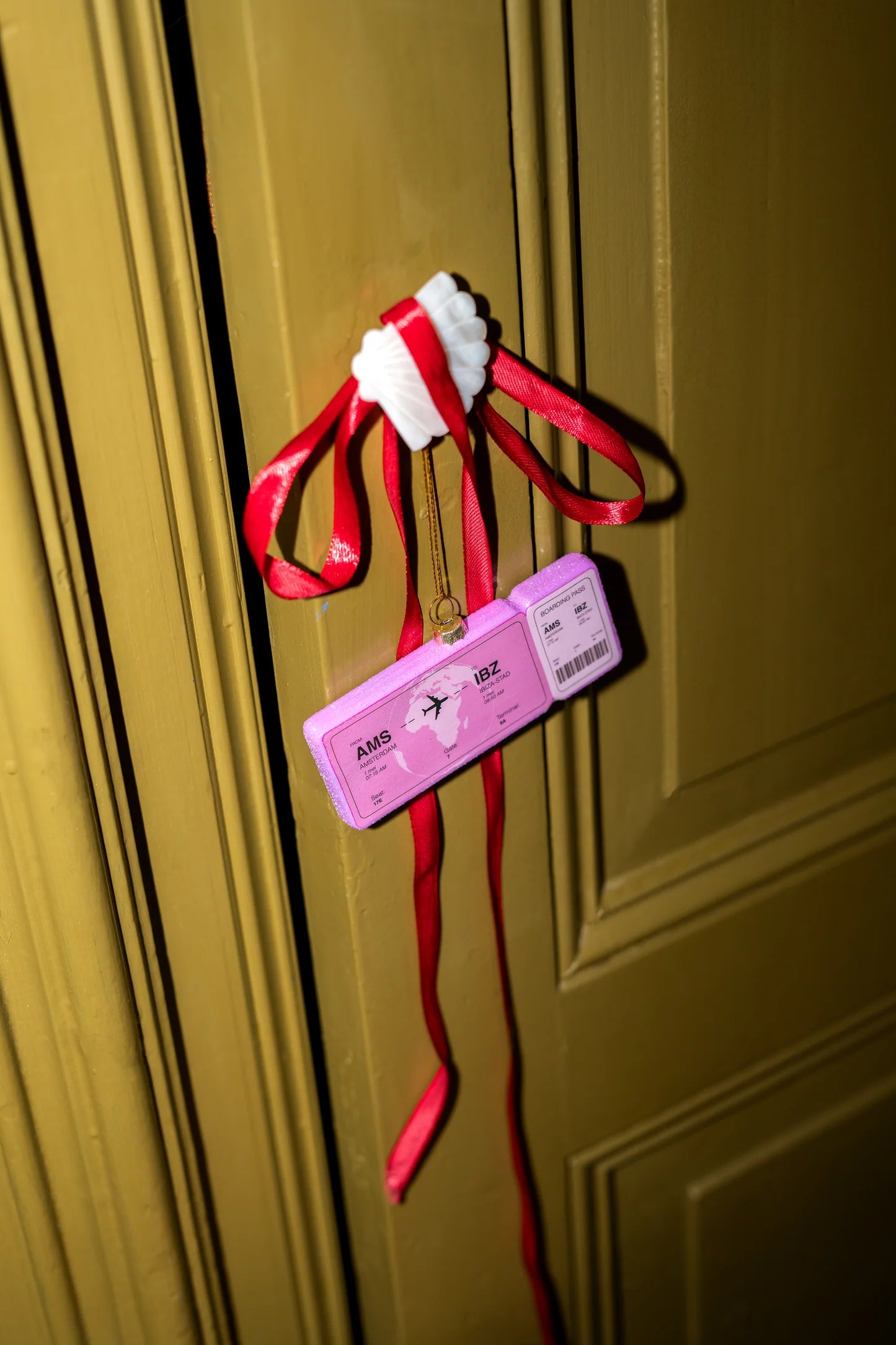 YUP IN DE BOOM | KERSTORNAMENT - BOARDINGPASS ROZE