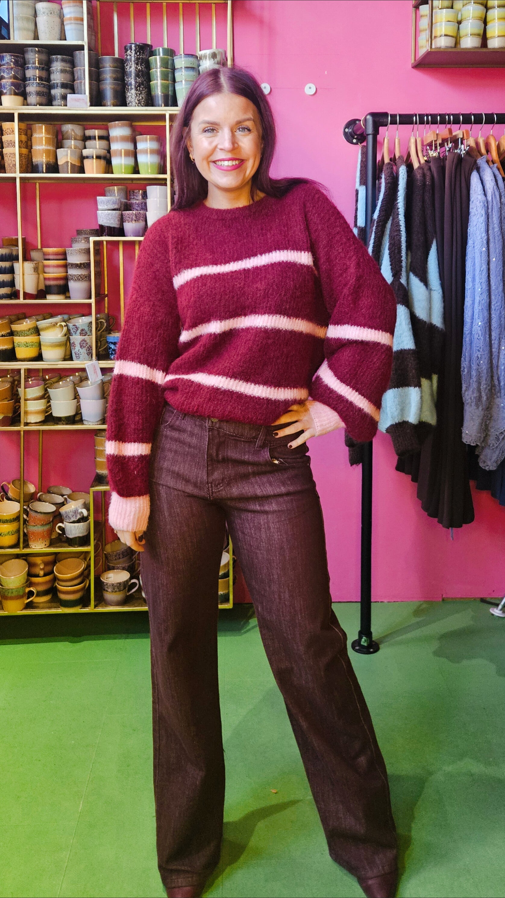 REBEL STRAIGHT LEG JEANS - BORDEAUX