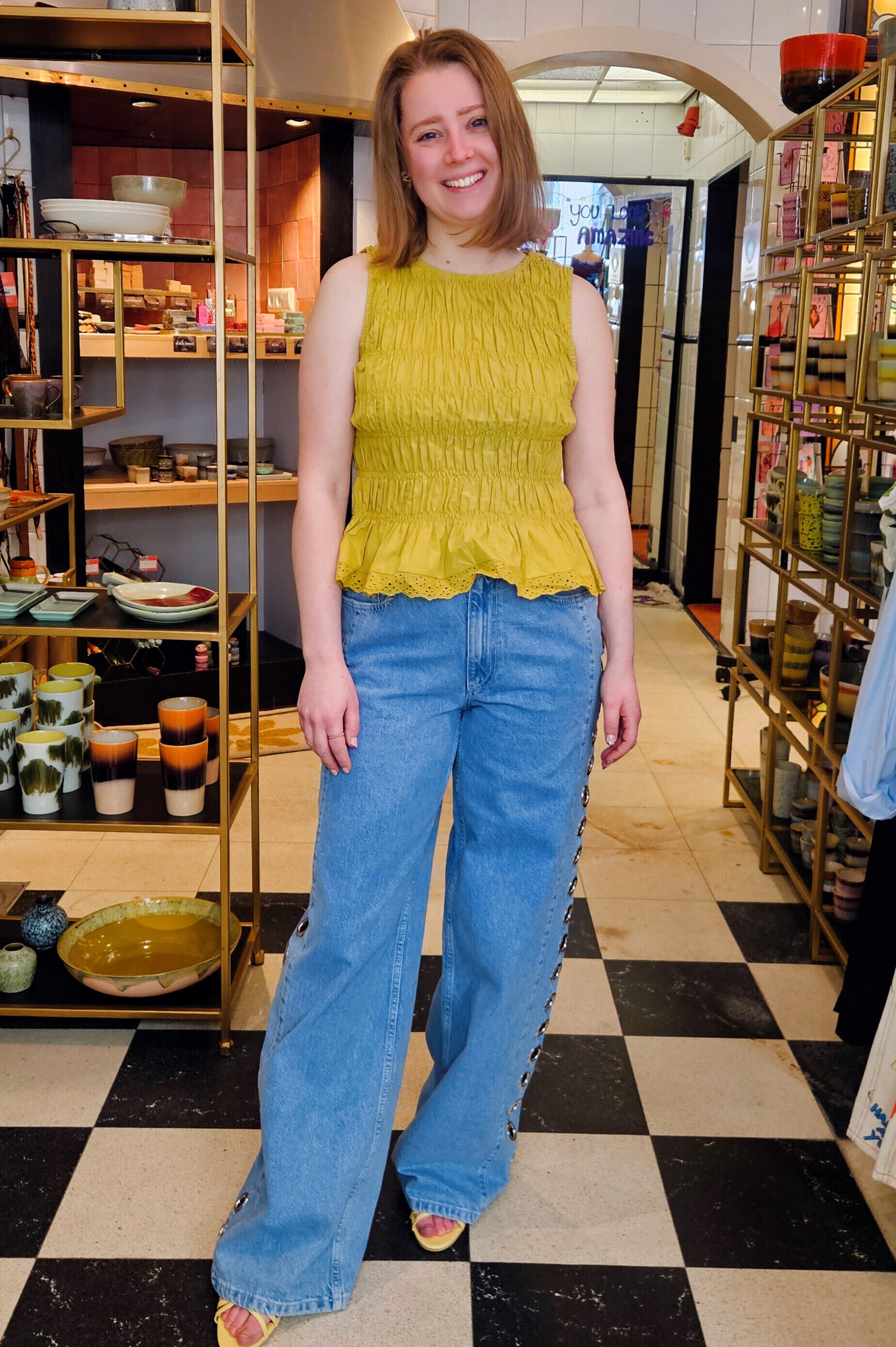 NIOMI TEXTURED TOP - OLIVE GREEN