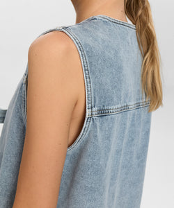 NÜMPH | BROOKLYN VEST - LIGHT BLUE BLEACH