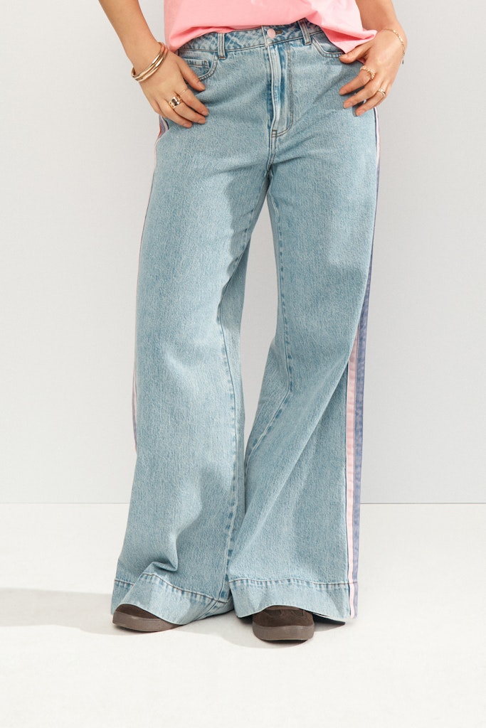 NÜMPH | MALAGA HR WIDE JEANS - LIGHT BLUE DENIM