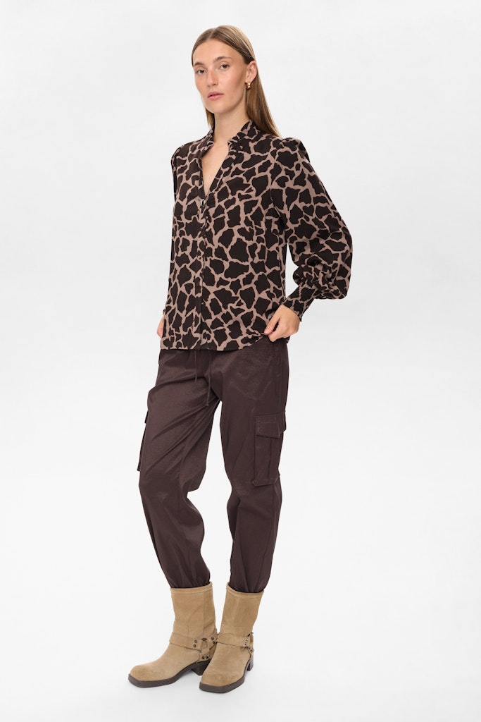 NÜMPH | HANA SHIRT - BLACK COFFEE