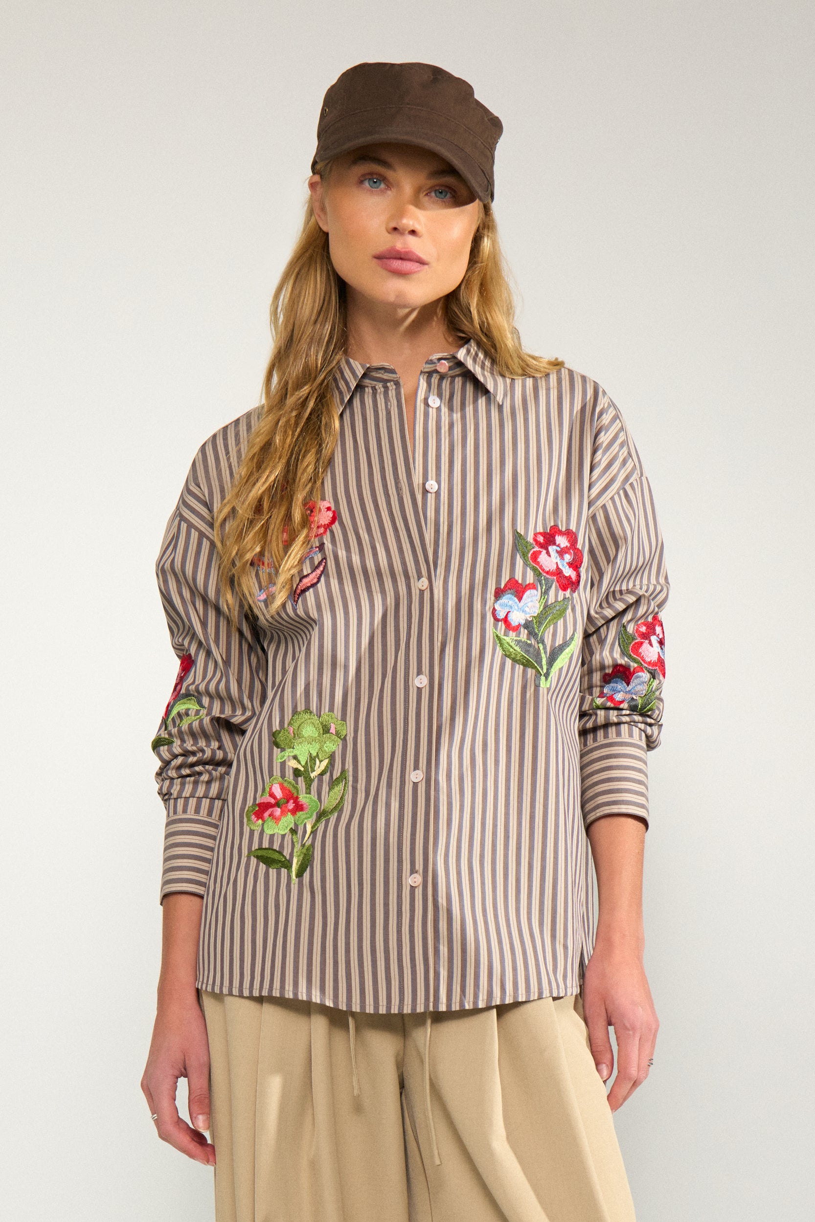 NÜMPH | KACEY EMBROIDERY SHIRT - DEEP TAUPE