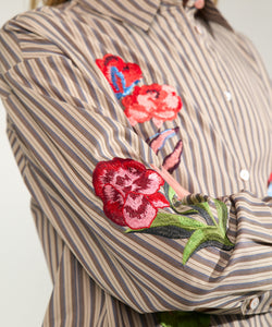 NÜMPH | KACEY EMBROIDERY SHIRT - DEEP TAUPE