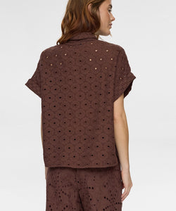 NÜMPH | PALMA SLEEVELESS SHIRT - CHICORY COFFEE