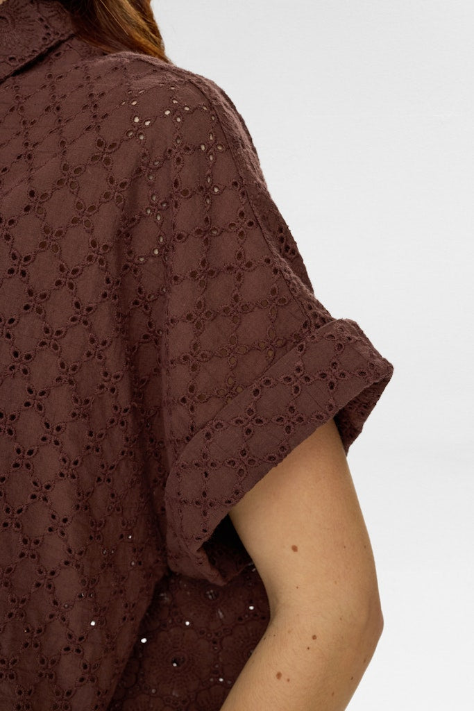 NÜMPH | PALMA SLEEVELESS SHIRT - CHICORY COFFEE