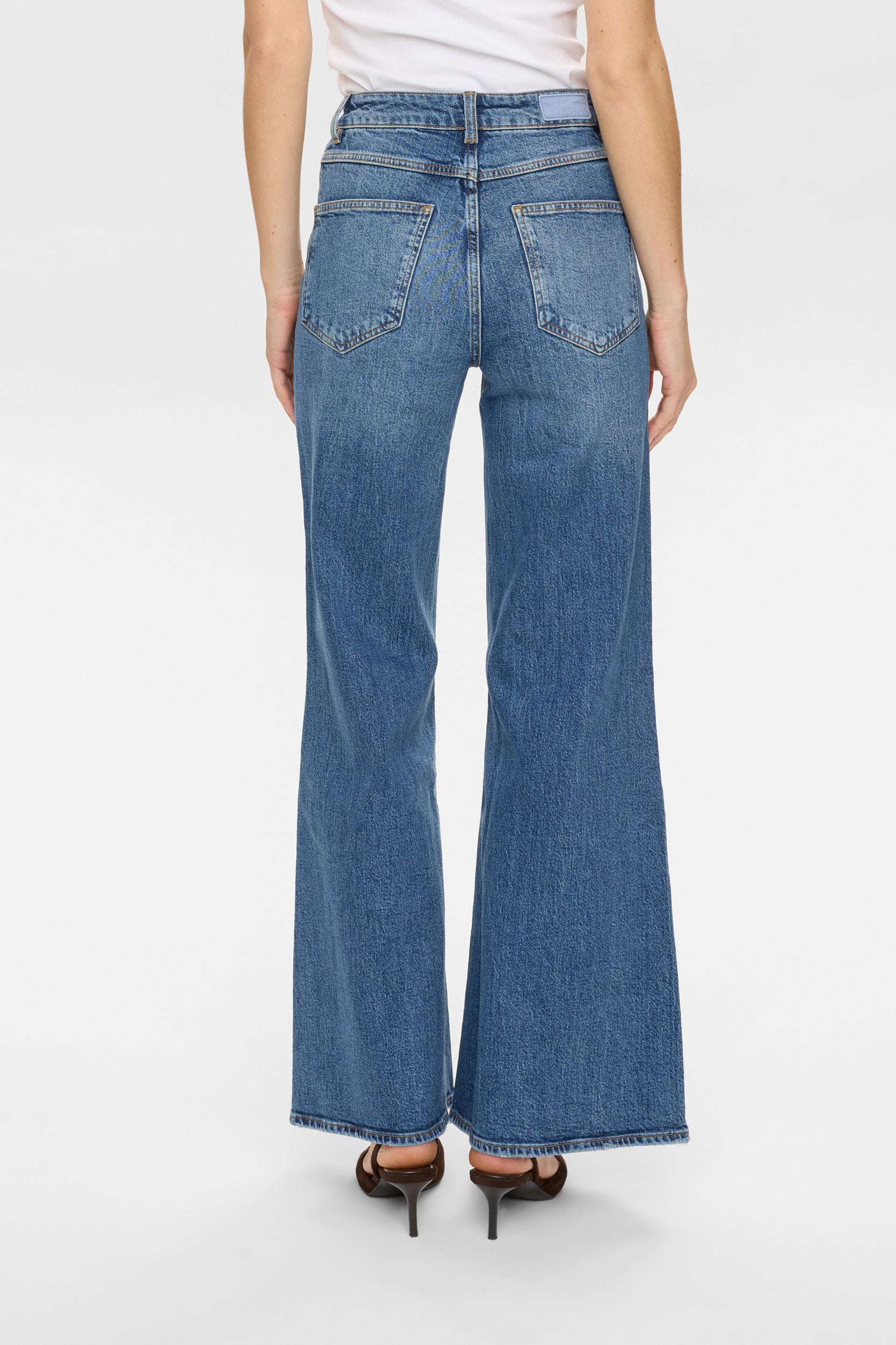 NÜMPH | PISA HR WIDE JEANS - MEDIUM BLUE DENIM
