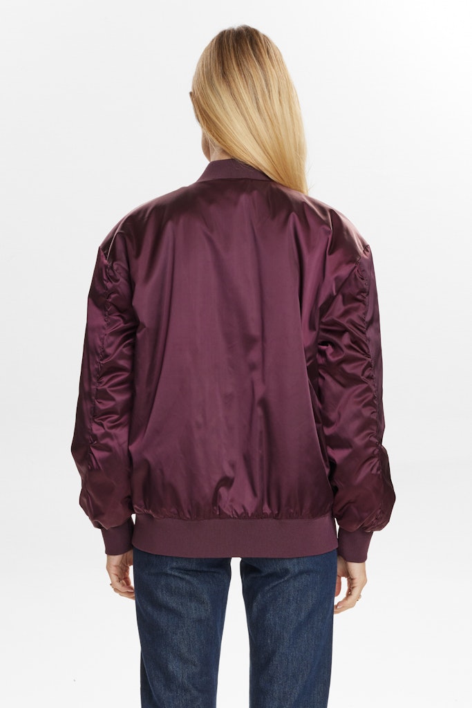 NÜMPH | FRIA OVERSIZE BOMBER JACKET - WINETASTING