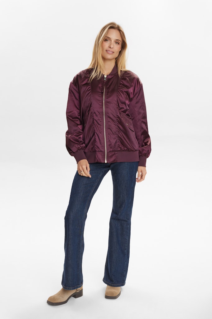 NÜMPH | FRIA OVERSIZE BOMBER JACKET - WINETASTING