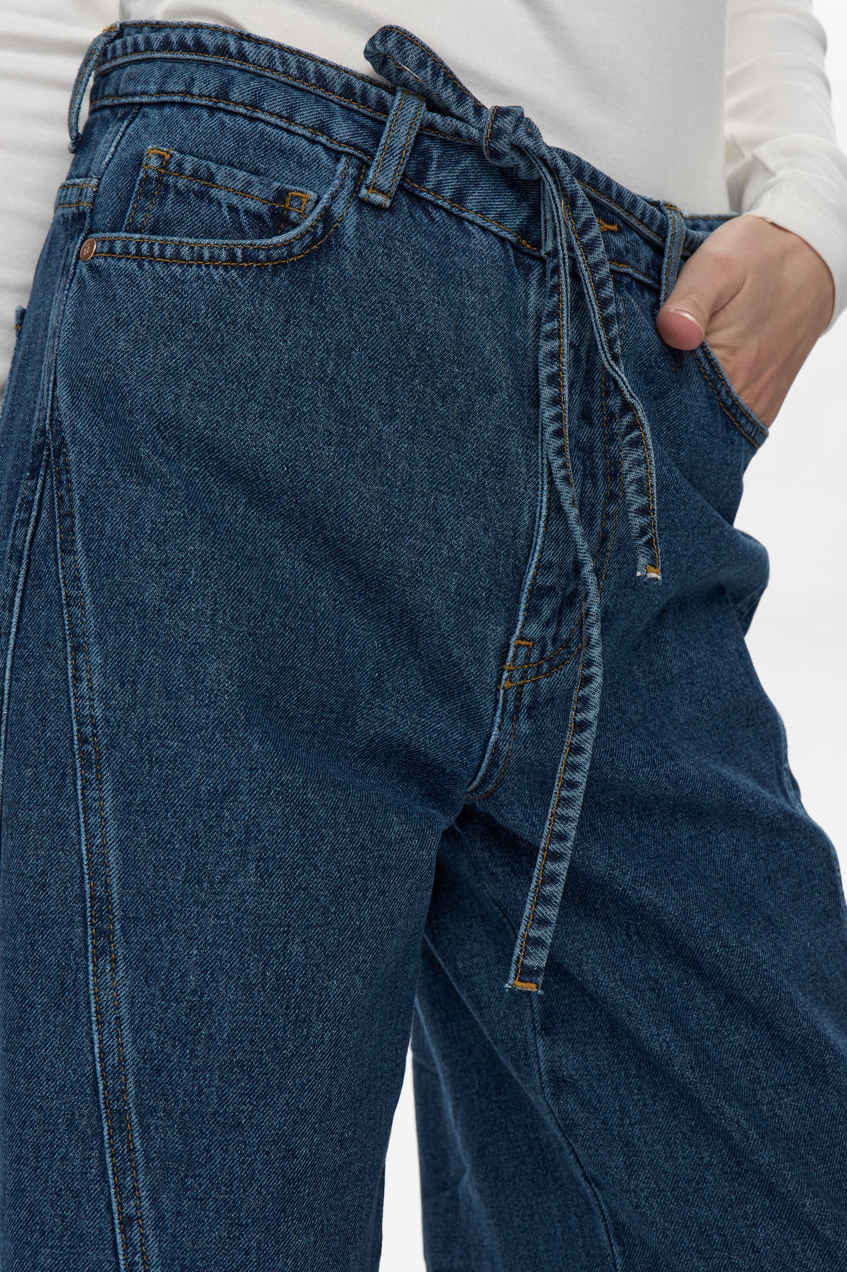 NÜMPH | BROOKLYN HR WIDE STITCH JEANS - MEDIUM BLUE DENIM