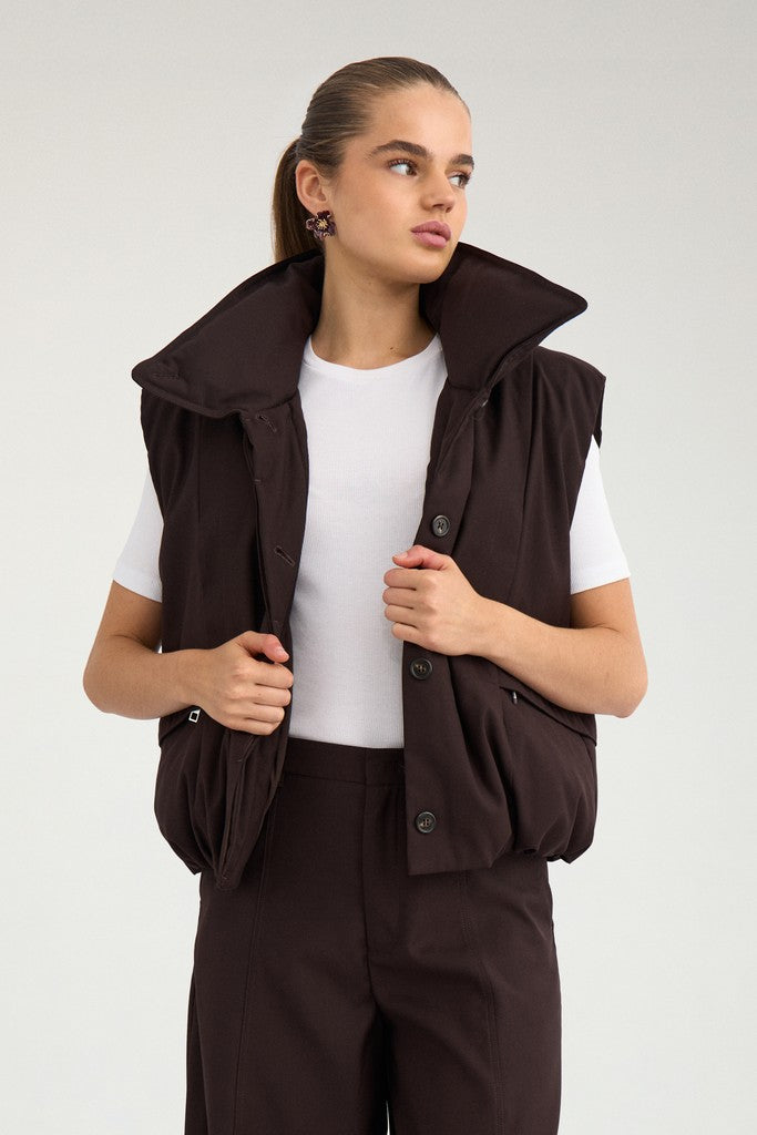 NÜMPH | BILLA PADDED VEST - CHOCOLATE PLUM