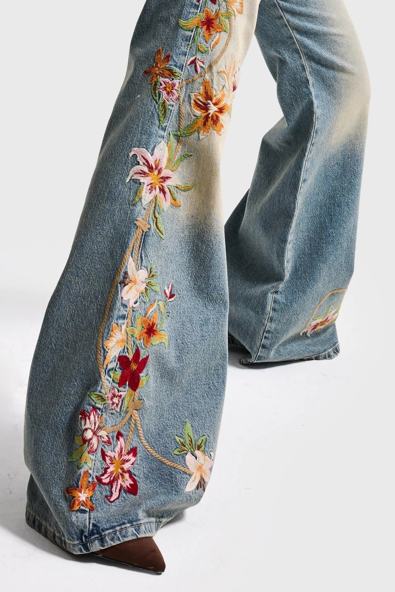 EMBROIDERY FLARE JEANS - CORNFLOWER/BLUE