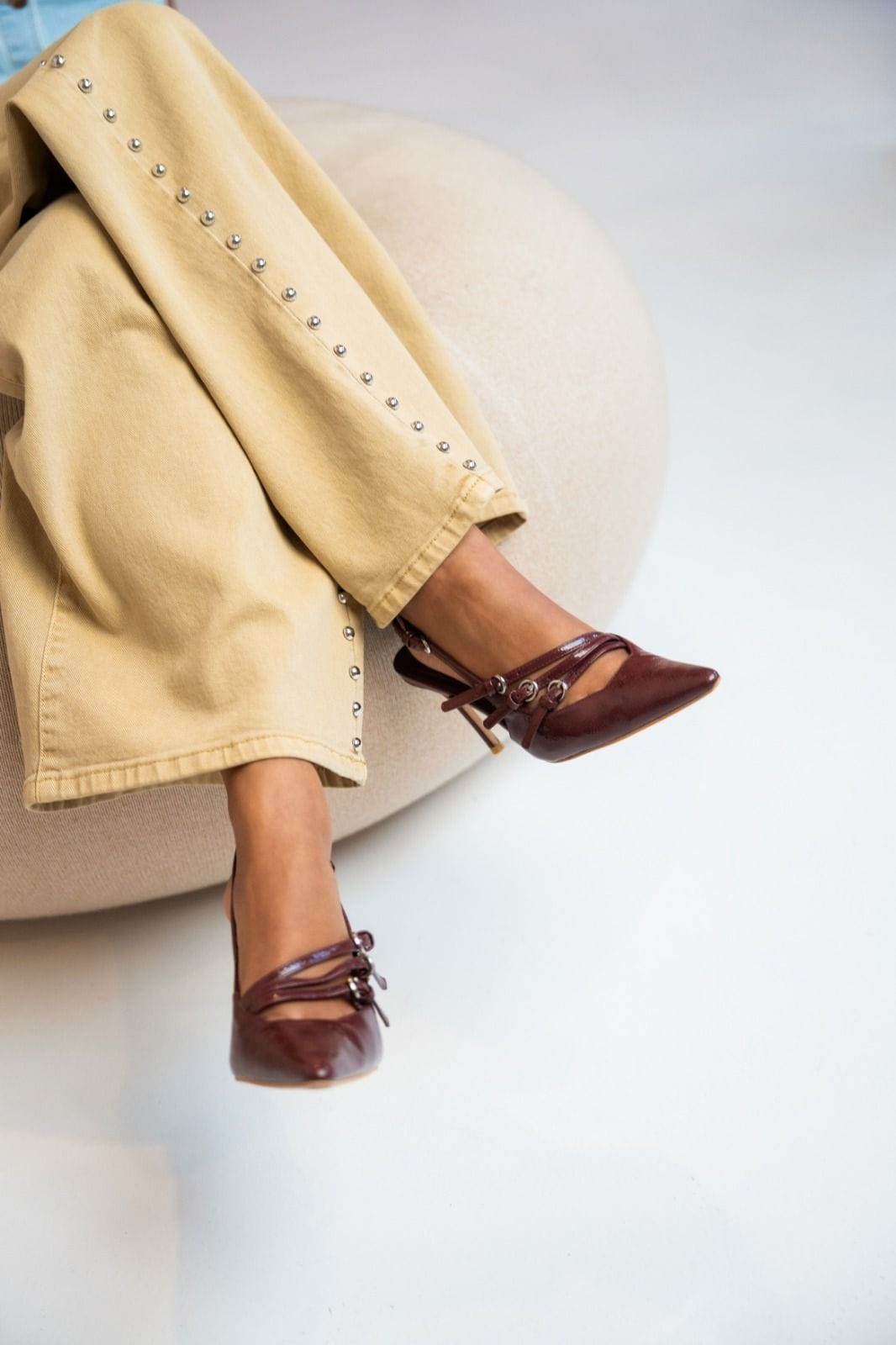 JUTTA STUD JEANS - CAMEL