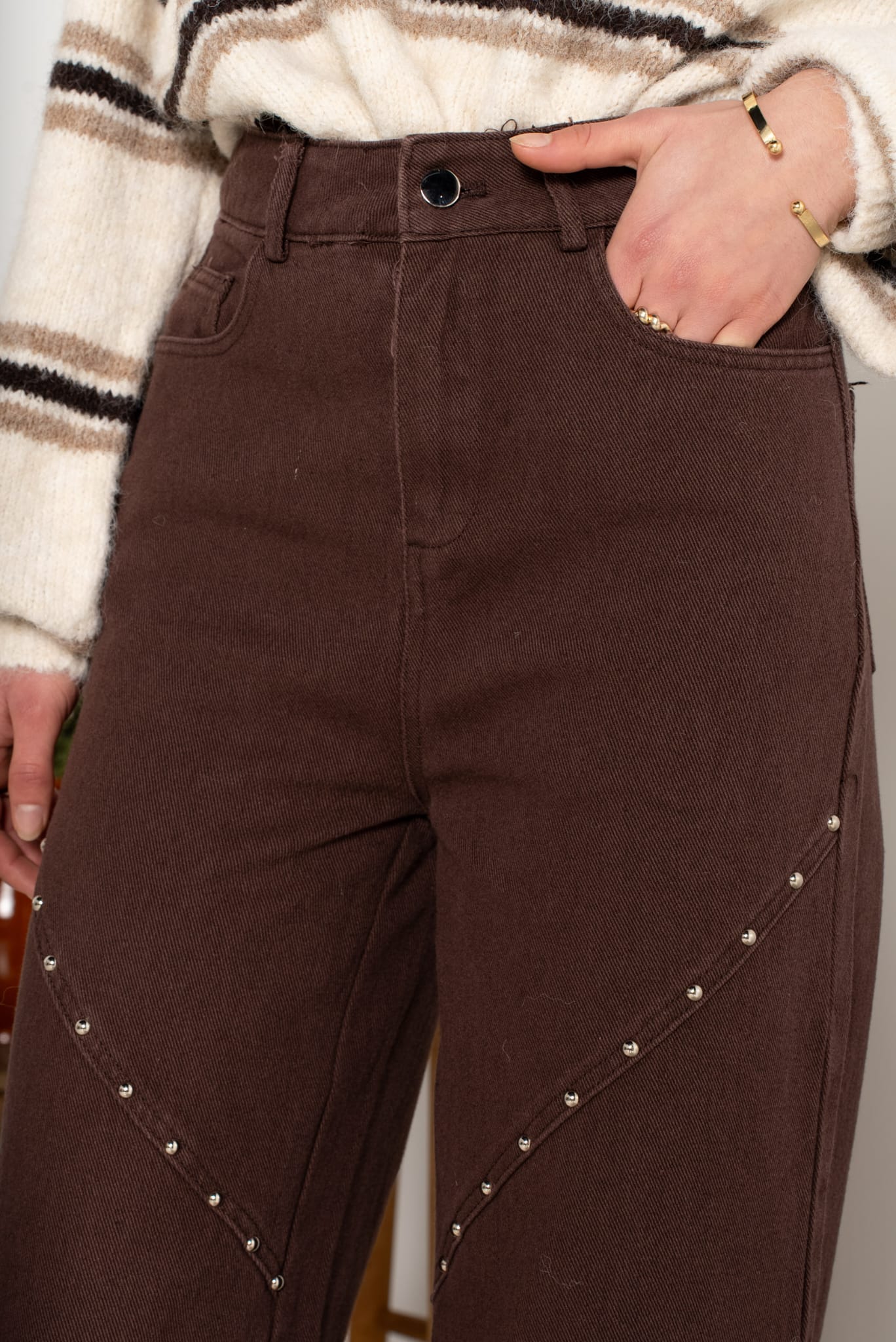 THALIA STUD JEANS - BROWN