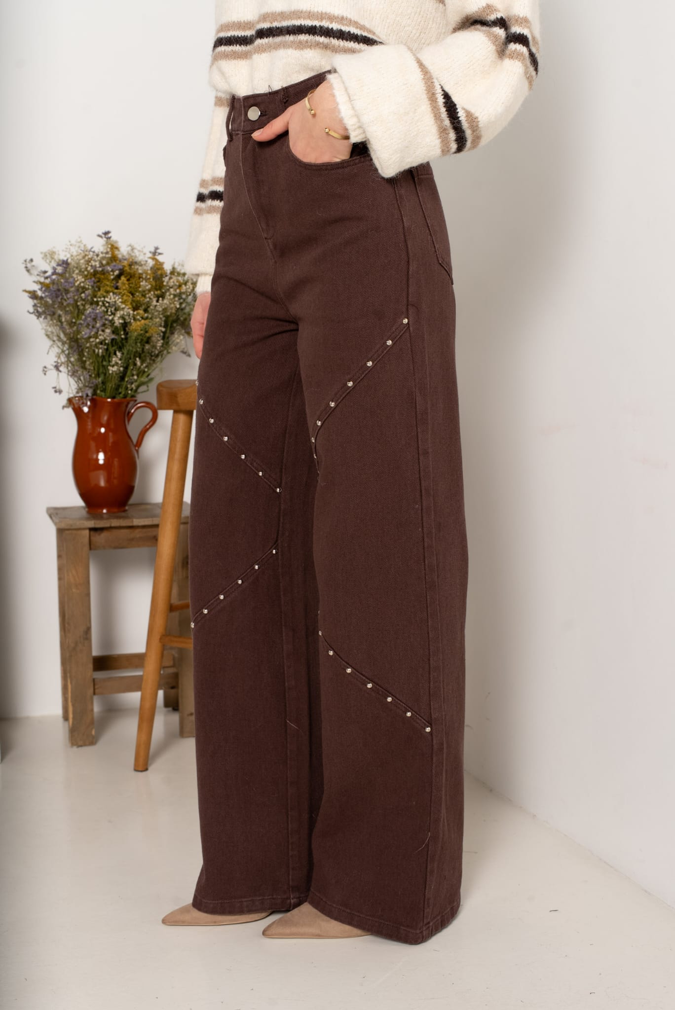 THALIA STUD JEANS - BROWN