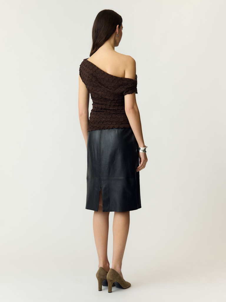 YAS | KATANA SL OFF SHOULDER TOP - COFFEE BEAN