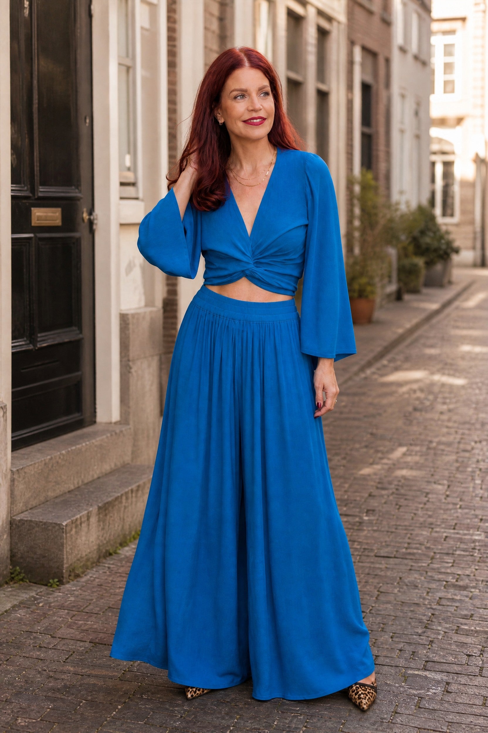 Bob & Bill Elsa palazzo broek in turquoise rayon crinkle met elastische tailleband en wijde pijpen.