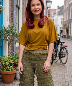 Bob & Bill Belize TEE in kaki, een ronde hals en vlindermouwen van polyester en elastane.