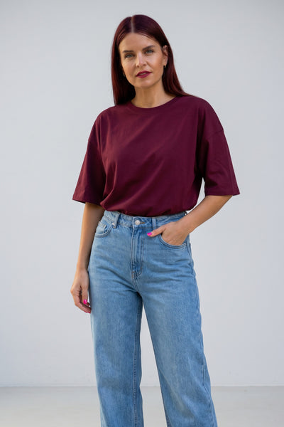 Bob & Bill Daily shirt in bordeaux, a relaxed fit katoenen t-shirt met korte mouwen en ronde hals.