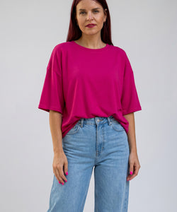 Bob & Bill Daily shirt in fuchsia, katoen/elastaan mix, met korte mouwen en ronde hals. Relaxte fit.