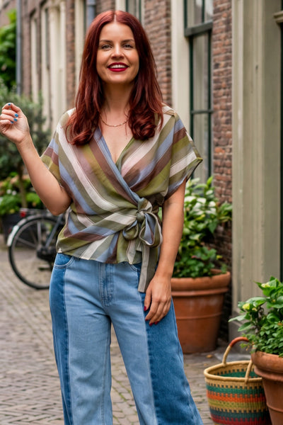 Bob & Bill MITCHY WRAP BLOUSE - GREEN gestreept, v-hals, wikkelblouse met strikceintuur, 85% lyocell, 15% nylon