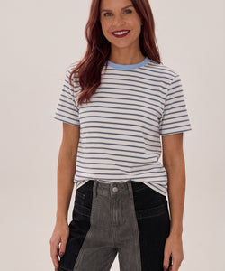 Bob & Bill Nanu striped viscose t-shirt in white with blue and burgundy stripes and a round neck on a female model