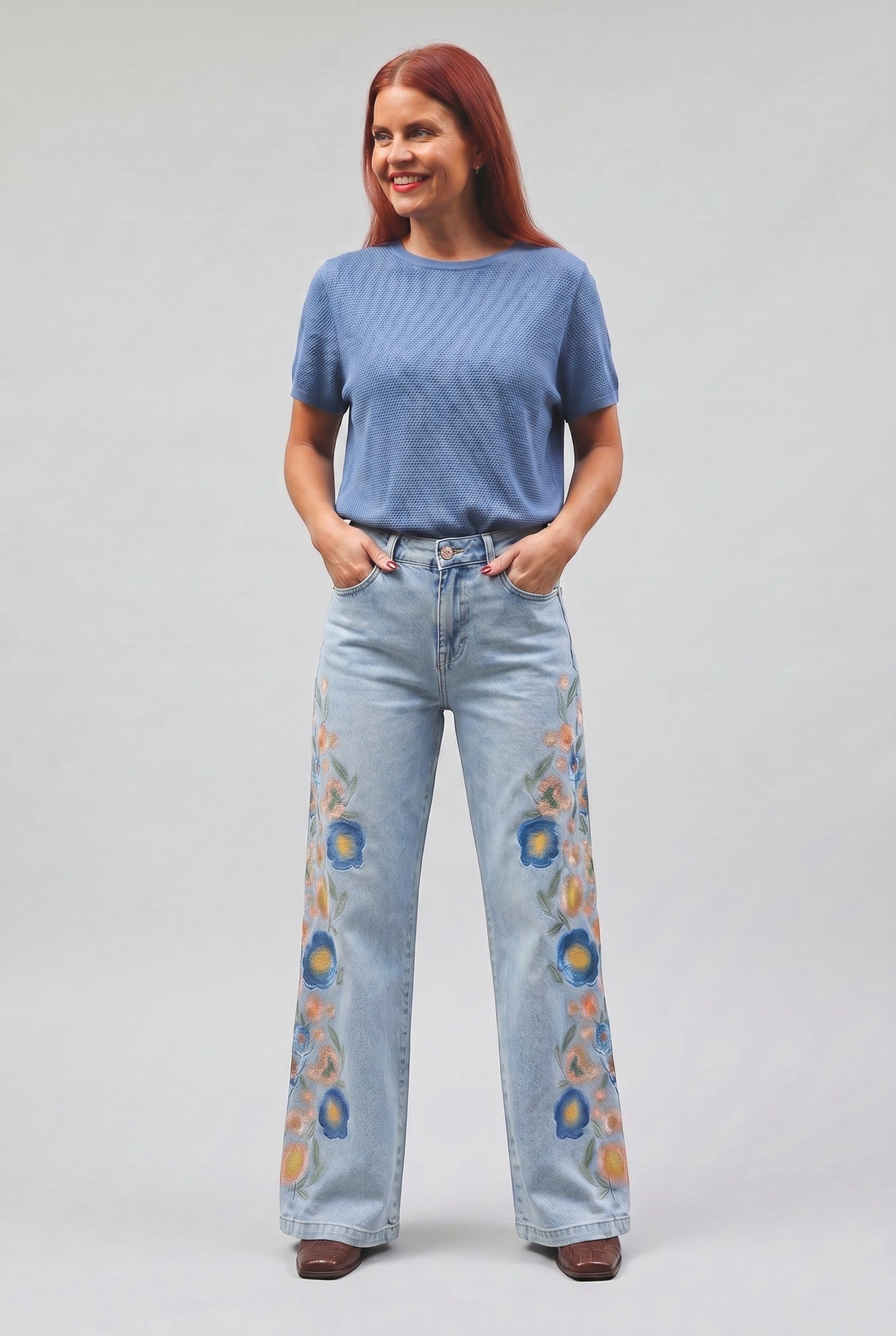 Bob & Bill NORAIN jeans met geborduurde bloemen in blauw denim, flared leg, mid/high waist.