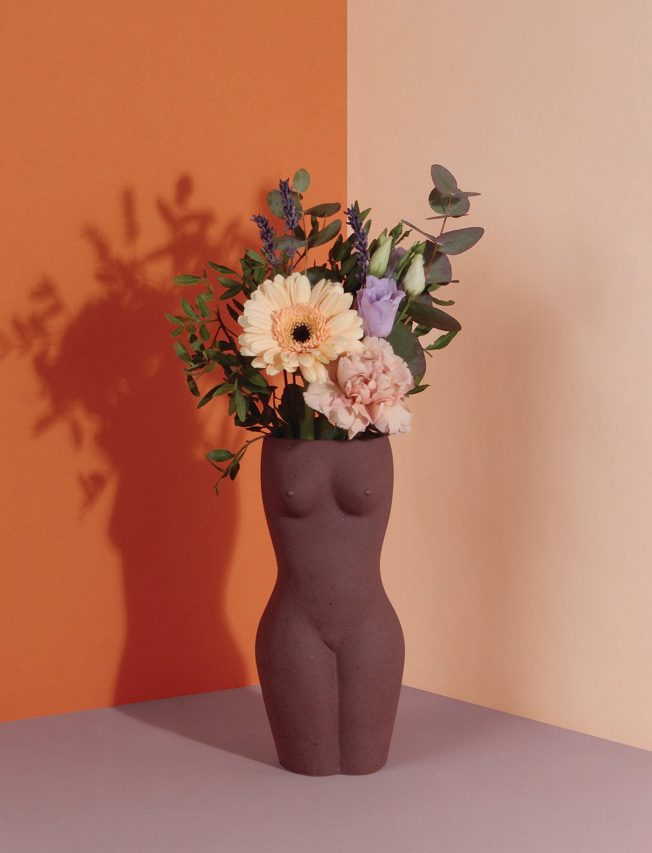 DOIY | BODY VASE MEDIUM - BROWN