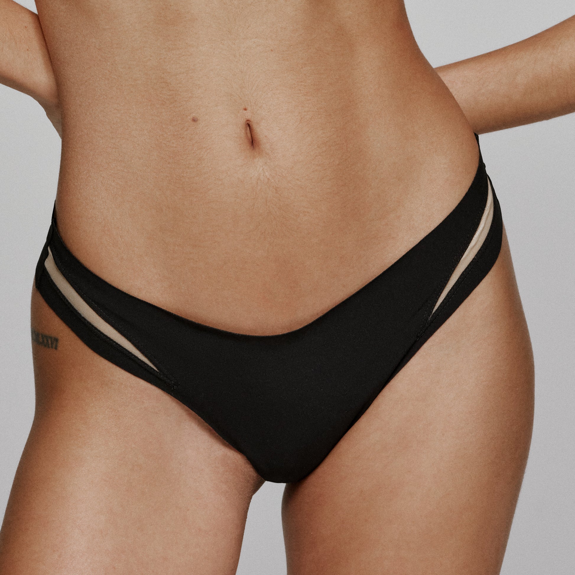 SARDA | AVIT STRING - BLACK