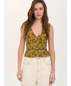 CHARLOTTE TEXTURED TOP - OLIVE GREEN