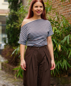 ROMIJN STRIPED OFF SHOULDER TEE - BROWN/BLUE