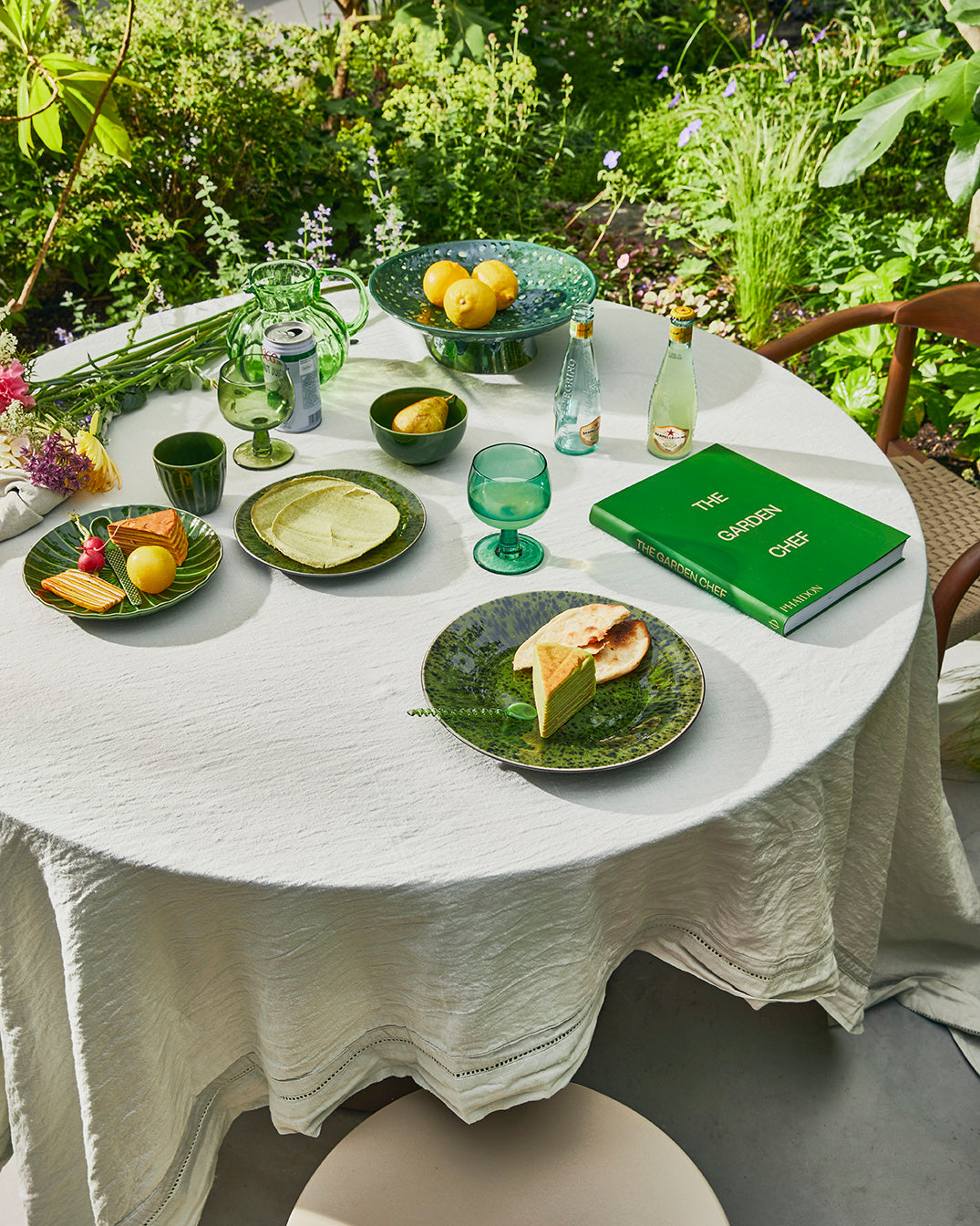 HKliving | EMERALDS DINNER PLATE - SPOTTED GREEN